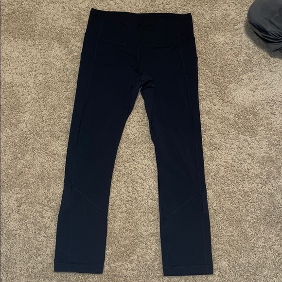 NWOT cropped Lululemon leggings! - Picture 2 of 7
